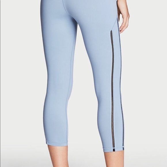 NWT Victoria’s Secret Knockout Capri - Picture 2 of 5